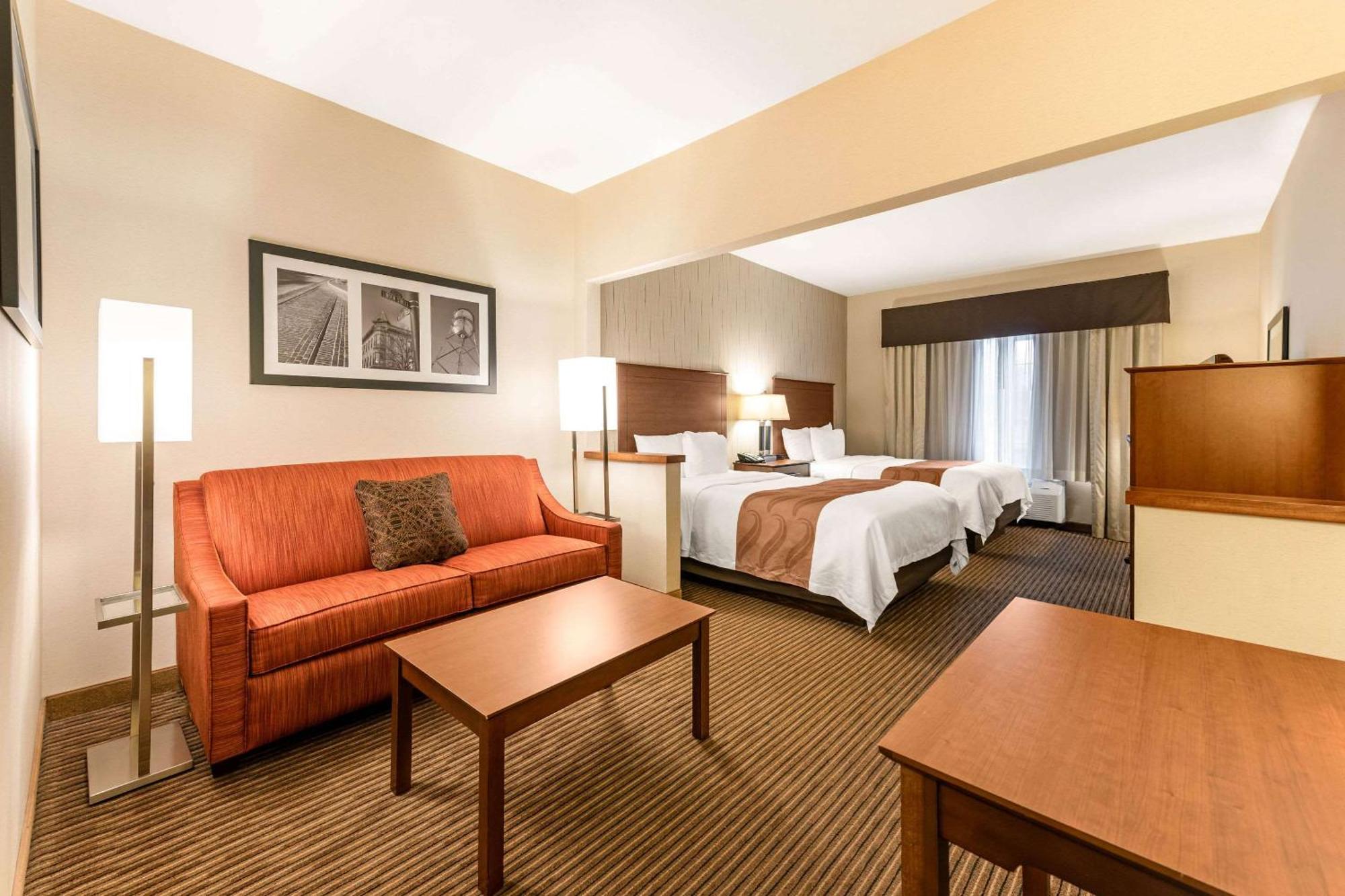Quality Inn & Suites University Fort Collins Exterior photo