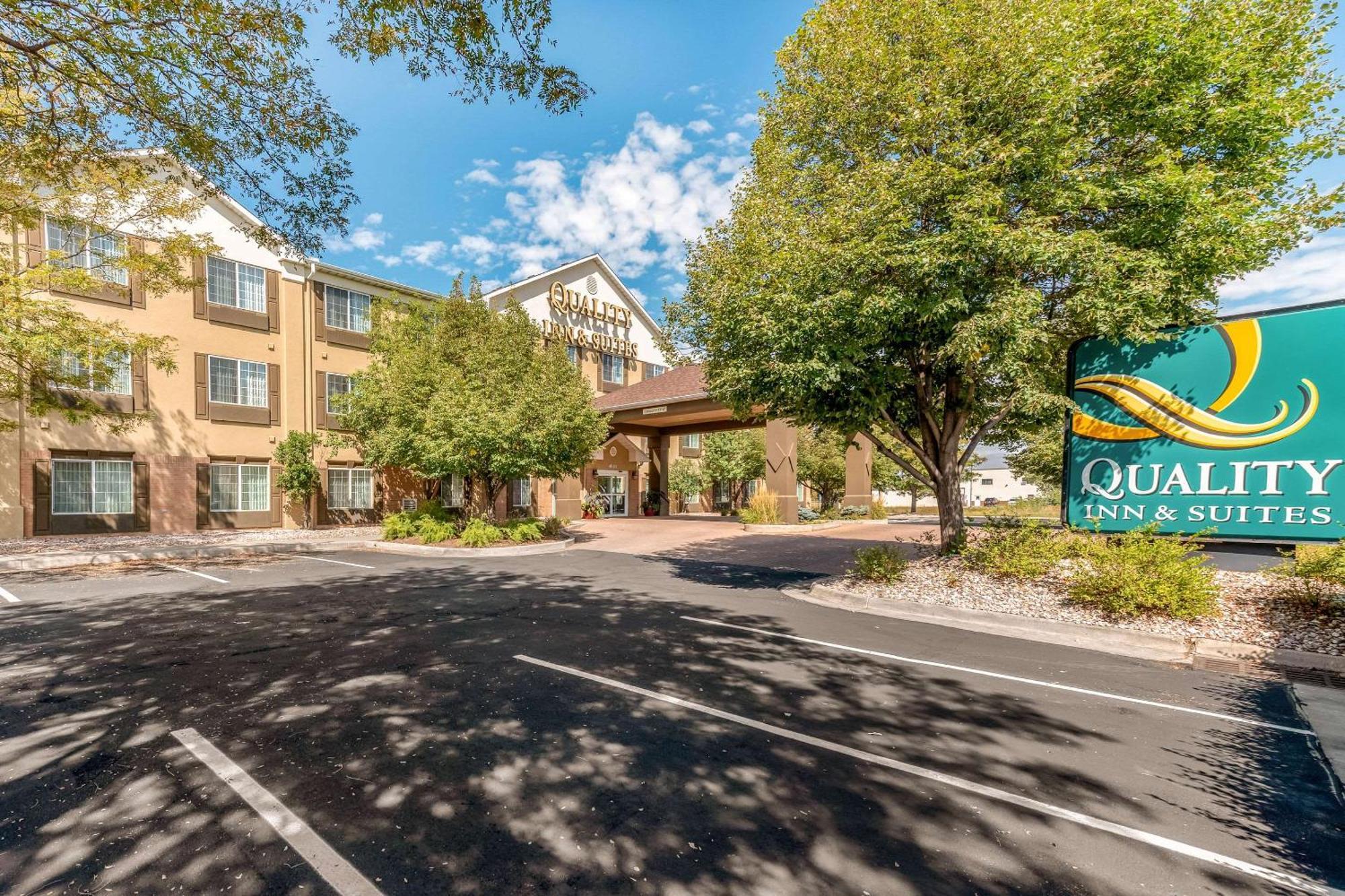 Quality Inn & Suites University Fort Collins Exterior photo