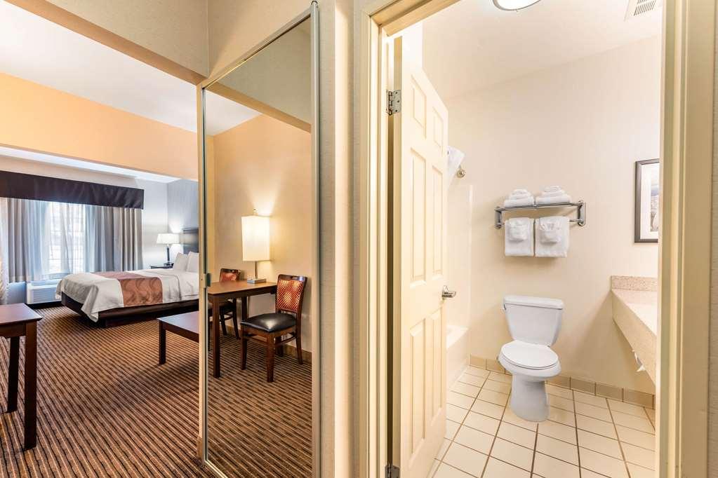 Quality Inn & Suites University Fort Collins Room photo