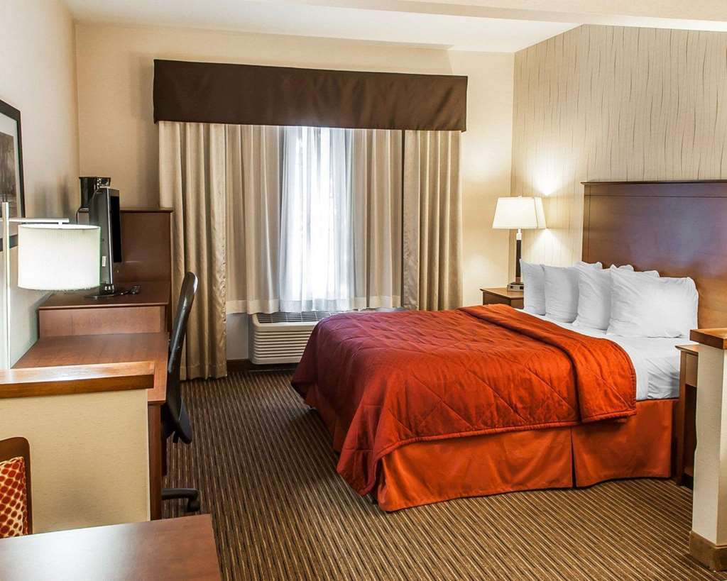 Quality Inn & Suites University Fort Collins Room photo